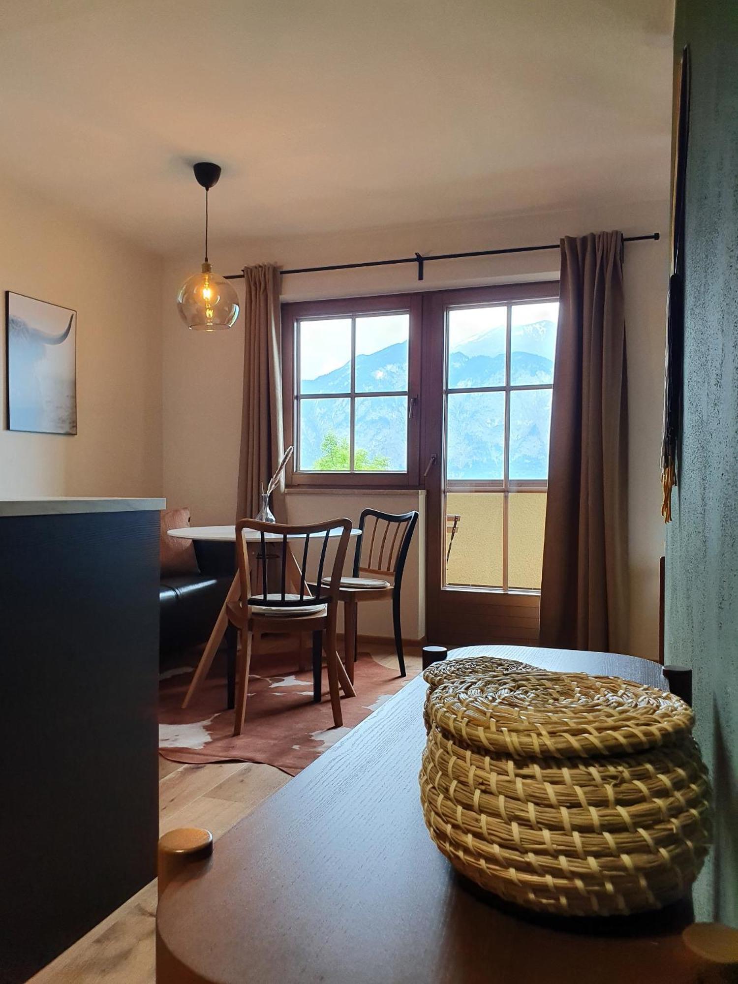 Alpenflair Mit Balkon - Inkl Parkplatz #6 *